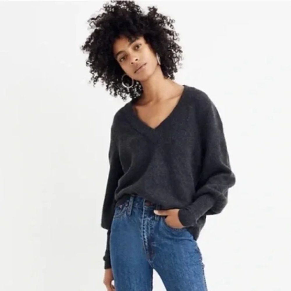 ✨ MADEWELL ✨ Dashwood Balloon Sleeve V-neck Sweater - [Small, Charcoal Gray]